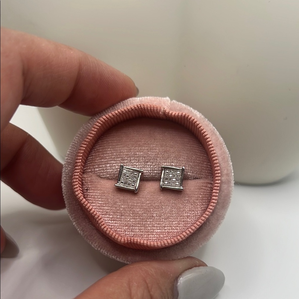 14kt solid white gold natural diamond Square Stud Earrings with Clear Stone